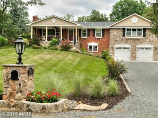 1631 Hicks Dr, Vienna, VA 22182-2058
