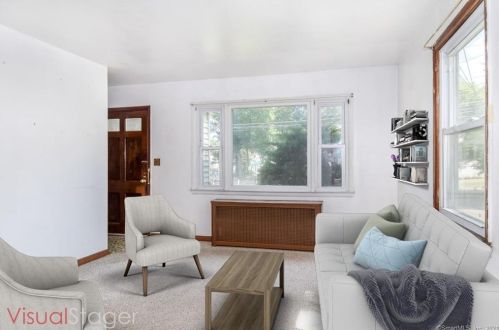 111 Holcomb Ave, Stamford, CT 06906-2419