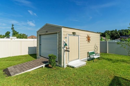 3967 99th St, Belleview FL  34420-7817 exterior