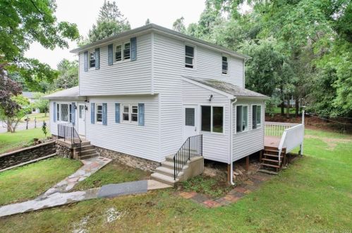 54 Henry St, Waterbury CT  06708-2608 exterior