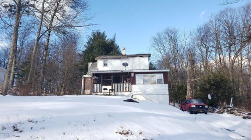 64 Hillside Ave, Monticello, NY 12701-1646
