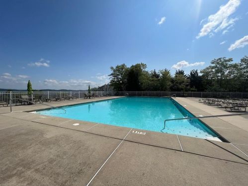 1009 Old Course Ln, Easton PA  18042-6975 exterior