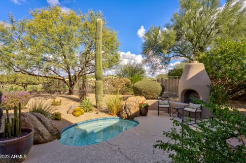 7482 High Pt Dr, Scottsdale AZ  85266-1413 exterior