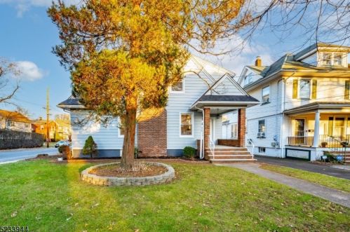 529 Walnut St, Roselle Park, NJ 07204-1744