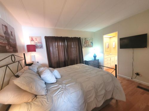 140 Calle Arriba, Palm Springs CA  92264-6329 exterior