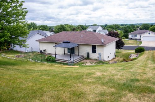 604 Brookstone Way, Watertown WI  53094-5902 exterior