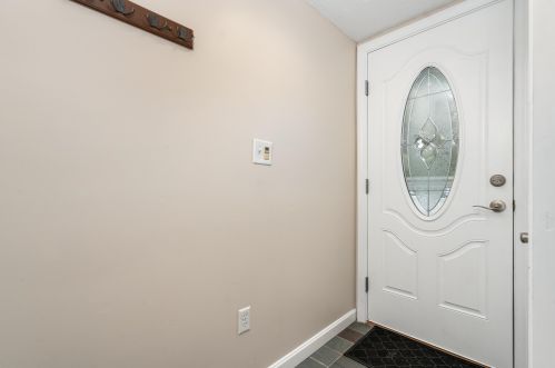 1305 Piscassic St, Newmarket, NH 03857-1193
