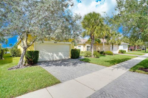 9833 Eastbrook Cir, Fort Pierce FL  34987-2431 exterior