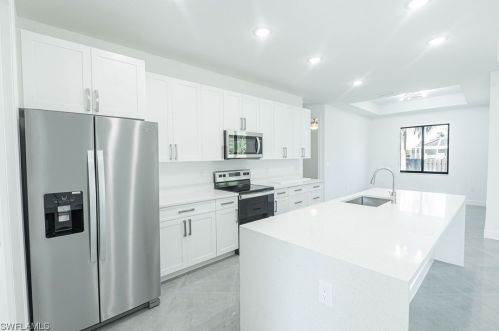 4125 19th Pl, Cape Coral FL  33904-8037 exterior