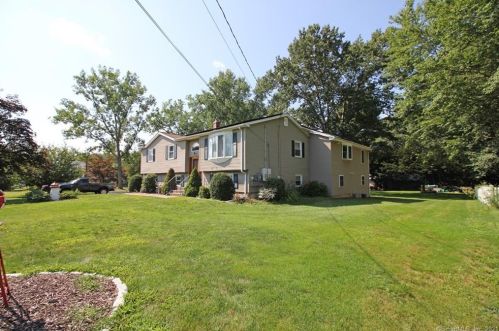 444 Curtiss St, Southington, CT 06489-1710