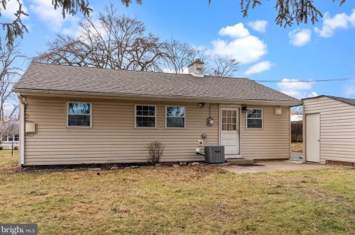 945 Willopenn Dr, Southampton PA  18966-3422 exterior