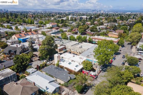 2718 Russell St, Berkeley CA 94705-2333 exterior