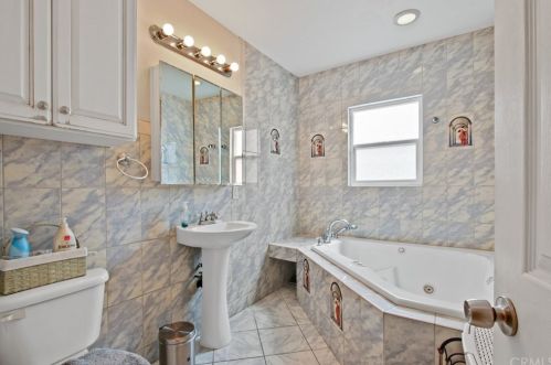 6108 Gundry Ave, Long Beach CA  90805-4258 exterior