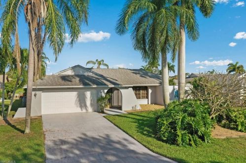 2613 20th Pl, Cape Coral, FL 33904-3293