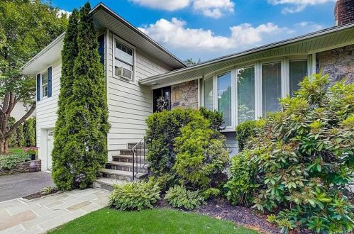 11 Cedarwood Rd, White Plains, NY 10605-5331