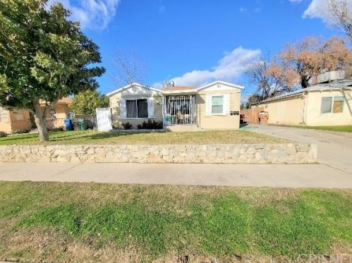 820 Woodrow Ave, Bakersfield, CA 93308-3245