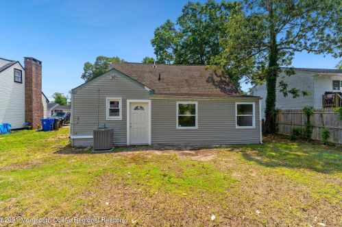 46 Capri Dr, Bricktown NJ  08723-7633 exterior