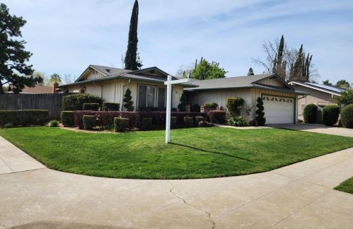 231 Paul Ave, Fresno, CA 93704-1222