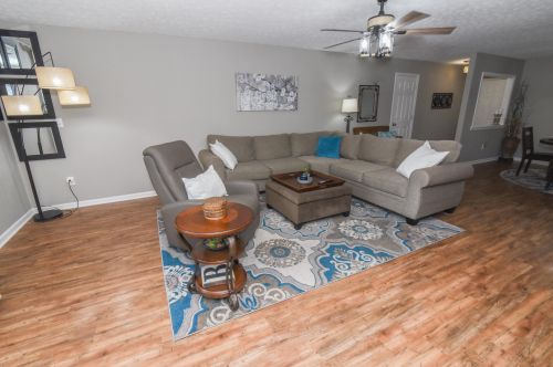 302 Keeneland Dr, Newport KY  41075-4071 exterior