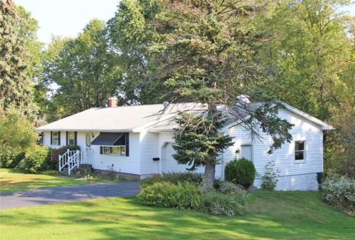 5963 Greenbriar Dr, Fairview, PA 16415-2704