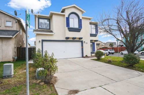 422 Walnut Ave, Manteca CA  95336-4410 exterior