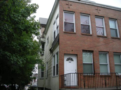 898 Avenue C, Bayonne, NJ 07002-3010