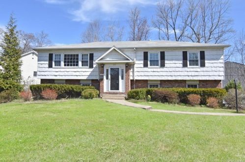111 Kingsbury Rd, New Rochelle, NY 10804-4309