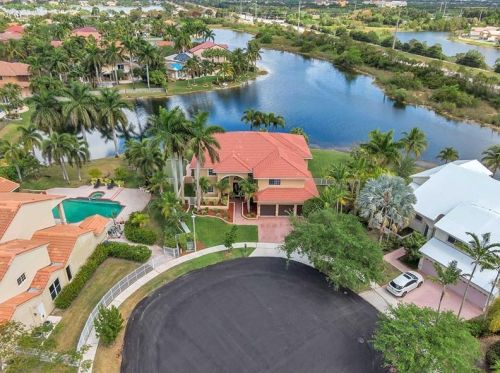 1333 175th Way, Hollywood FL  33029-4824 exterior