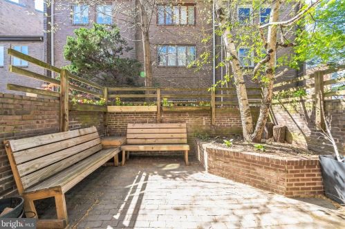 640 Addison St, Philadelphia, PA 19147-1413