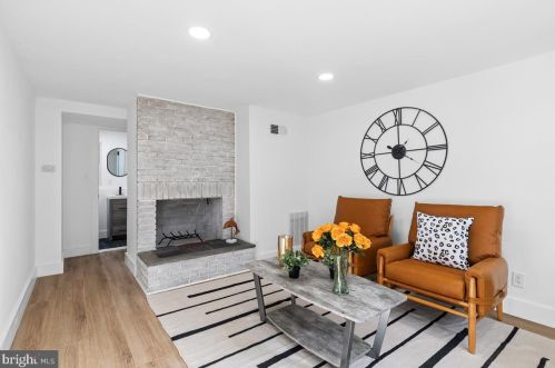 2 Hornor Ln, Princeton NJ  08540-3937 exterior