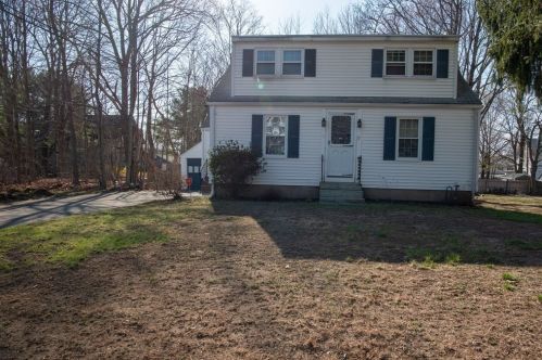 17 Washington Ave, Brockton, MA 02302-3664