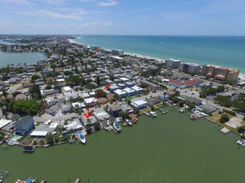 14901 Bayshore Dr, Saint Petersburg, FL 33708-2143