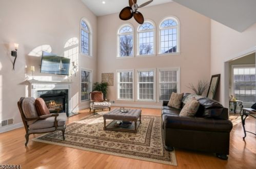 409 Beverwyck Rd, Parsippany NJ  07054-1537 exterior