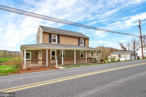 3243 Galen Hall Rd, Swartzville PA  17569-9097 exterior