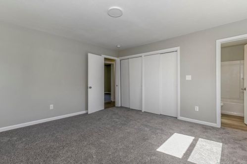 3 Marlin Dr, Waterford CT  06385-2605 exterior