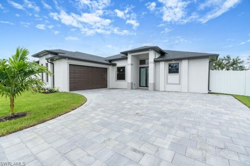 509 25th Ter, Cape Coral, FL 33904-2814