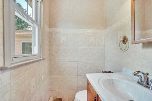 108 Nantucket Dr, Fishkill NY  12524-1021 exterior