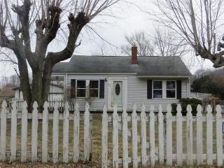 611 Willow St, Elizabethton, TN 37643-2245