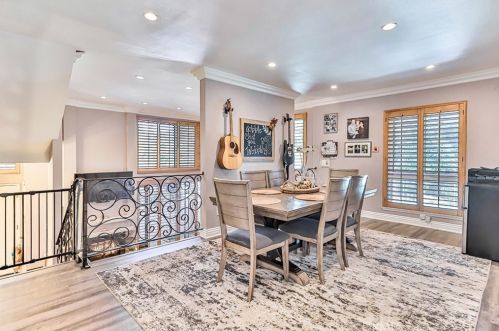 26316 Plata Ln, Calabasas CA  91302-2611 exterior