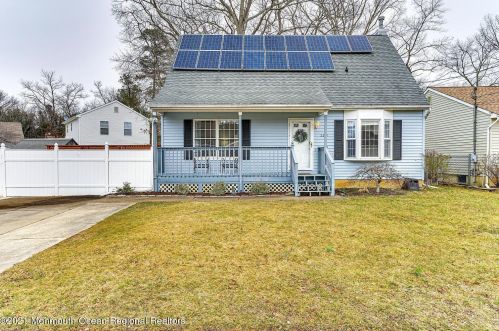 2212 Longwood Dr, Lacey, NJ 08731-3102