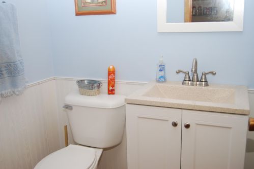 711 Harrison Ct, West Bend WI  53090-1800 exterior