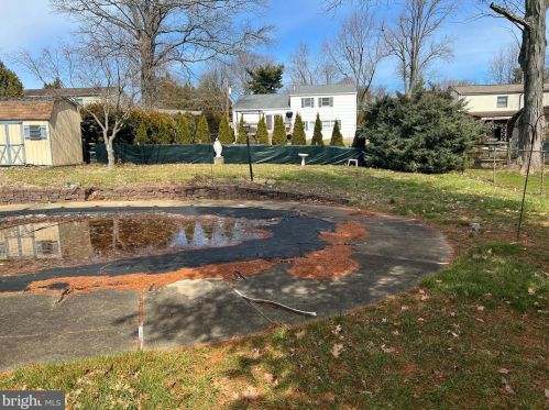 375 Maple Ave, Southampton PA  18966-3563 exterior