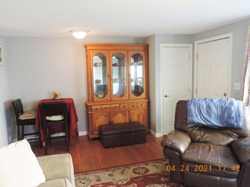 43 Stonegate Ln, Derry NH  03038-2566 exterior