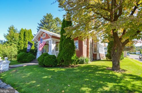 223 Washington St, Walnutport, PA 18088-1454
