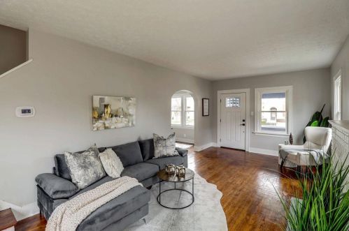 1823 Garden Ln, Cincinnati, OH 45237-5721