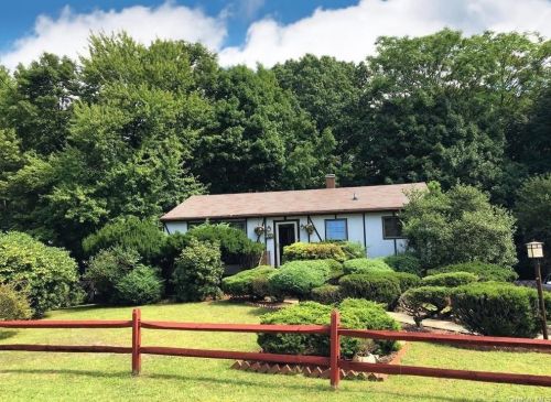 14 San Antonio Cir, Monroe, NY 10950-2010
