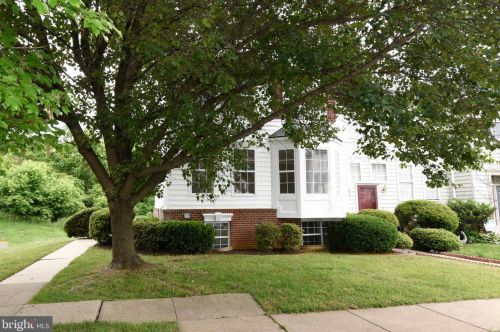35877 Devon Park Sq, Round Hill, VA 20141-2494