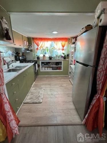 7 3rd St, Avenel NJ  07001-1640 exterior