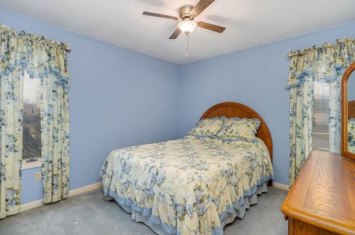 9613 Tyler St, Crown Point IN 46307-2489 exterior