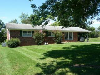 153 Aurawood Dr, Kingsport, TN 37660-6773